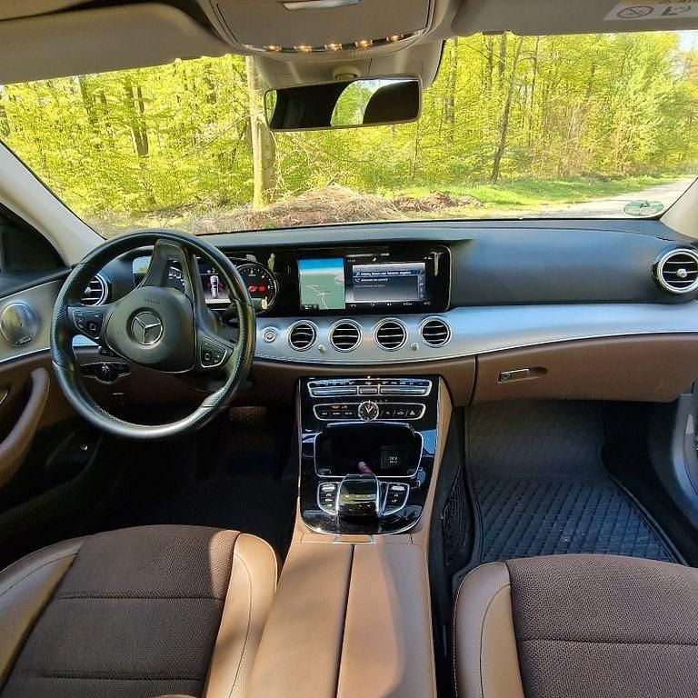 Gebraucht Mercedes E350 258 PS (189 kW) 2017 Grau Limousine