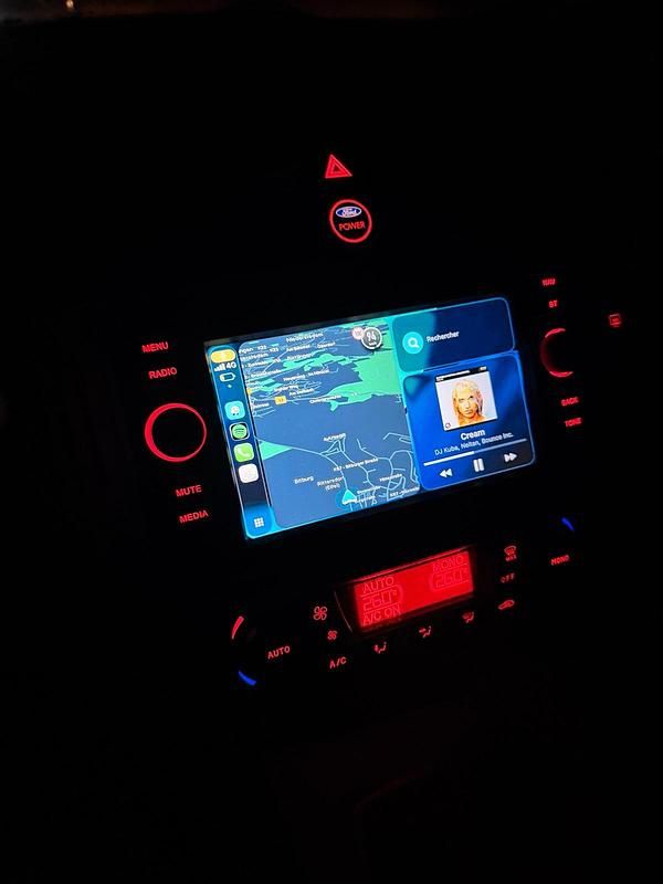 Gebraucht Ford Kuga 135 PS (99 kW) 2009 Rot SUV