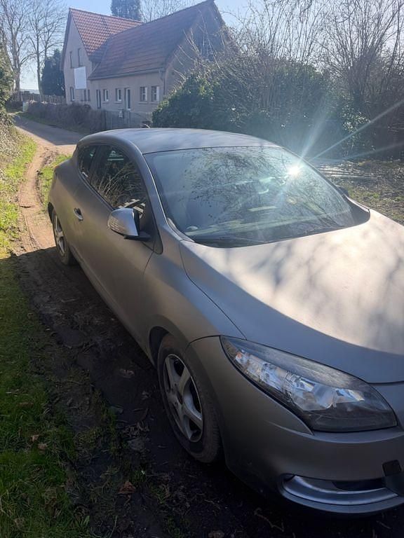 Gebraucht Renault Mégane III Bose Edition 131 PS (96 kW) 2011 Schwarz Coupé