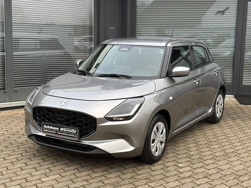 Neu Suzuki Swift Club 83 PS (61 kW) 2025 Silber Limousine
