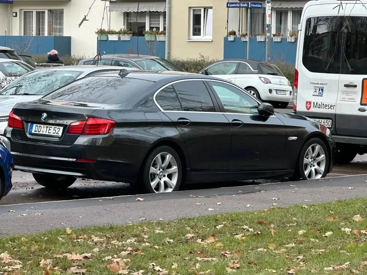 Gebraucht BMW 523 204 PS (150 kW) 2011 Grau Limousine