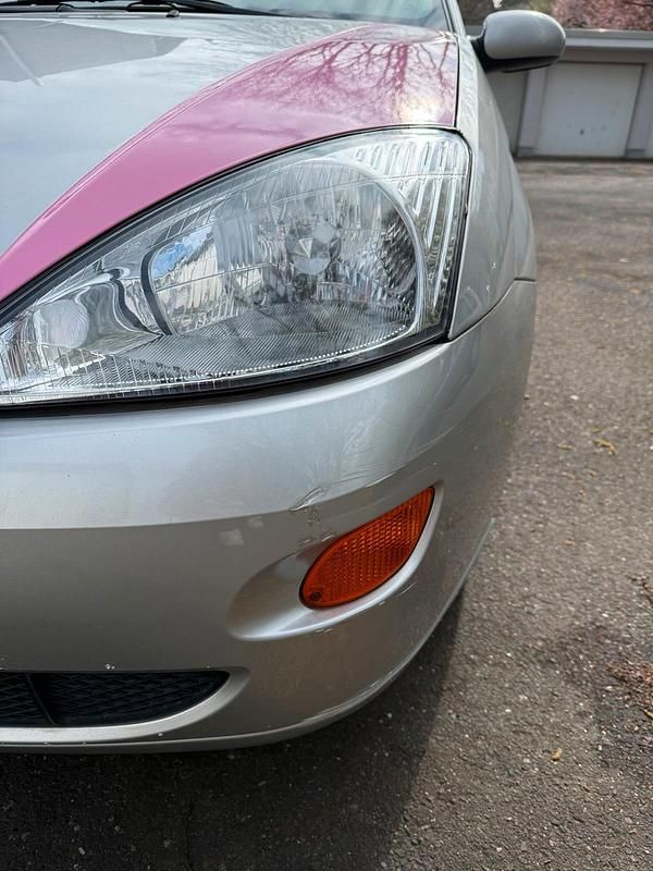 Second-hand Ford Focus 75 CP (55 kW) 1999 Argintiu Berlinǎ