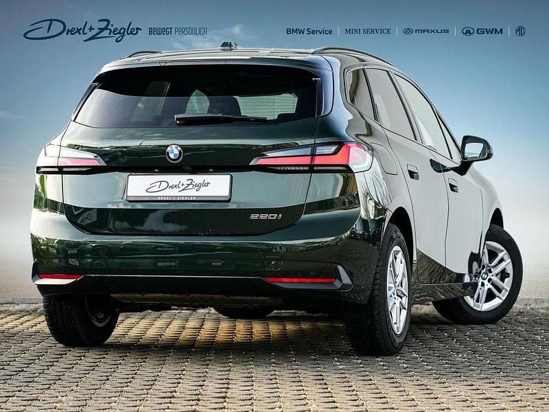 Gebraucht BMW 220 Active Tourer Luxury Line 170 PS (125 kW) 2025 San remo green Van / Kleinbus
