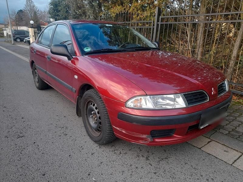 Rot Gebraucht 2002 Mitsubishi Carisma Limousine | 2.300 € - Bild 1/4