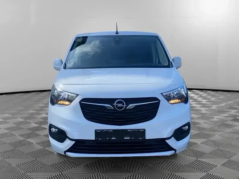 Second-hand Opel Combo Edition 131 CP (96 kW) 2021 Alb Monovolum
