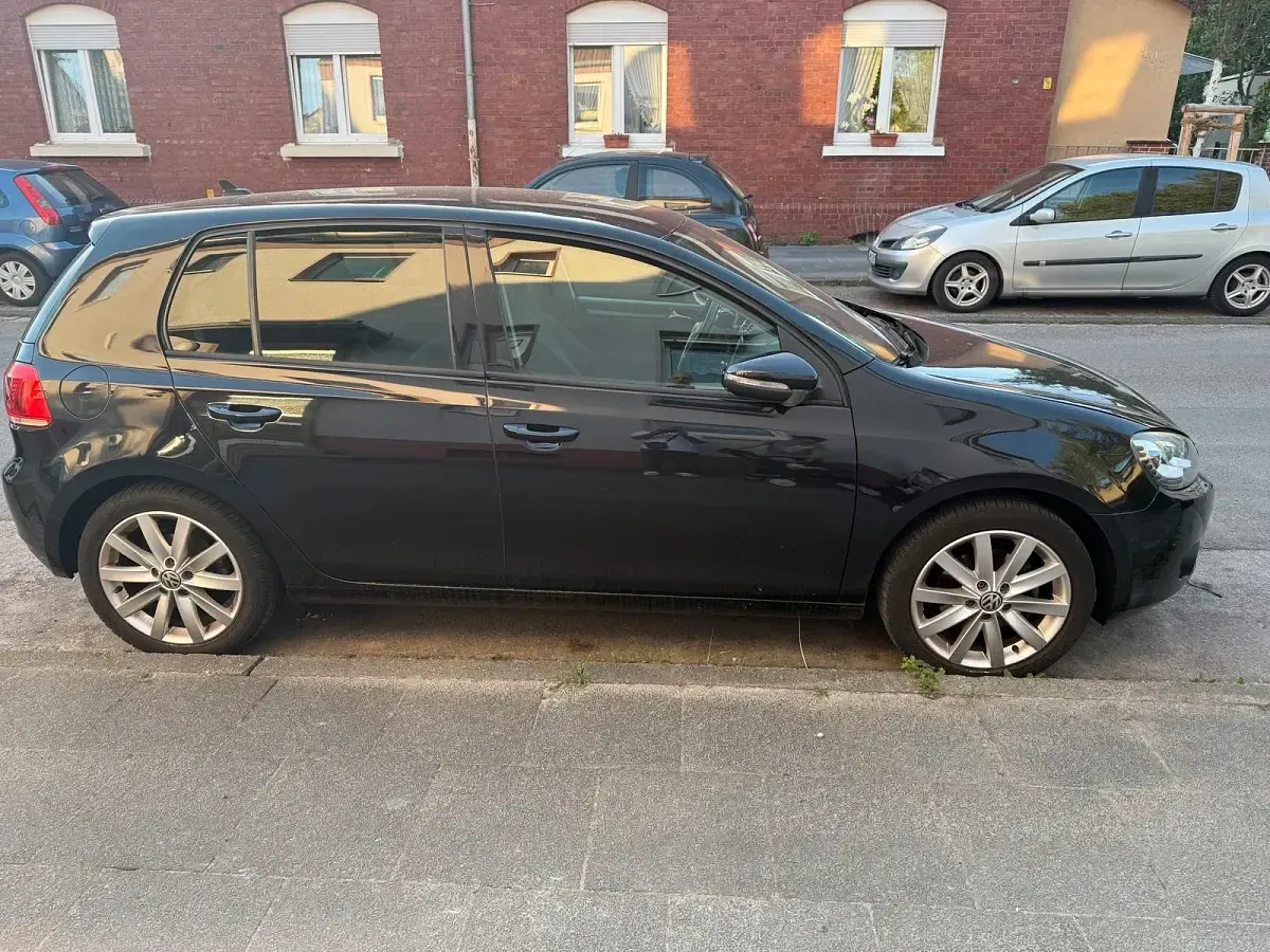 Gebraucht VW Golf VII Highline 90 PS (66 kW) 2012 Schwarz Kleinwagen
