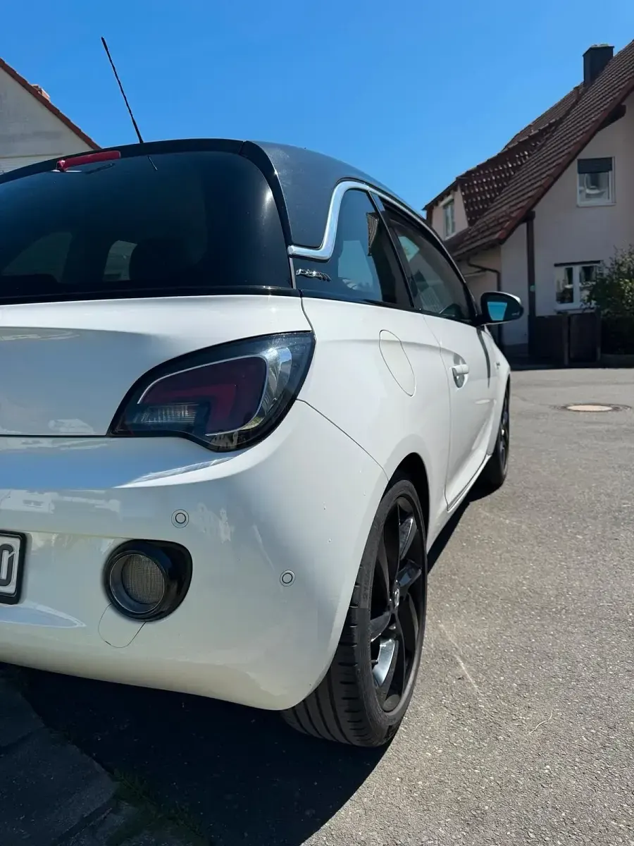 Gebraucht Opel Adam Edition 101 PS (74 kW) 2015 Weiß Kleinwagen