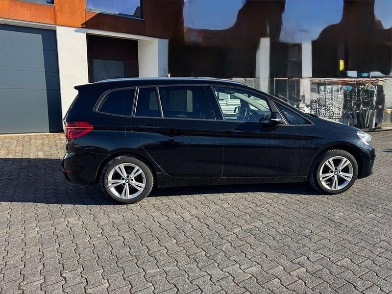 Używany BMW 218 Advantage 150 KM (110 kW) 2017 Czarny Kombi