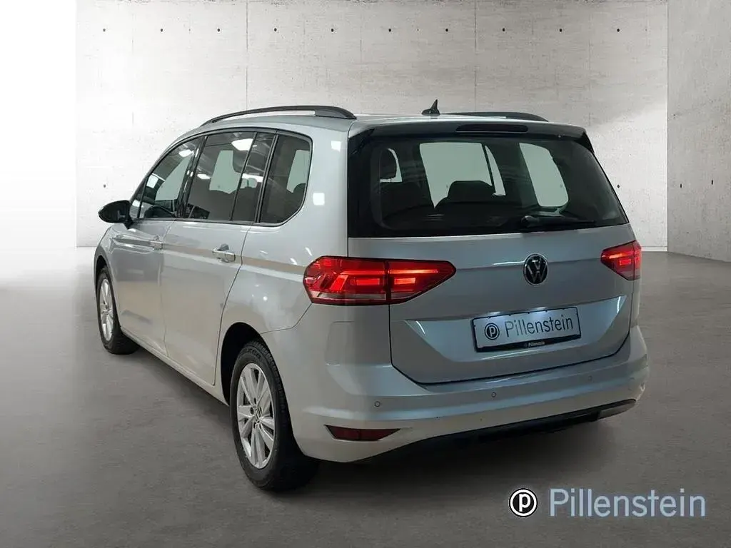 Gebraucht VW Touran Comfortline 150 PS (110 kW) 2021 Silberreflexsilber Van / Kleinbus
