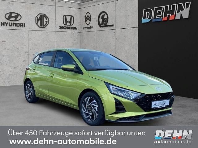 Gelb Neu 2025 Hyundai i20 Comfort Limousine | 25.475 € (Fairer Preis) - Bild 1/4