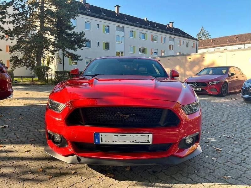 Rot Gebraucht 2016 Ford Mustang GT Premium Coupé | 36.300 € (Fairer Preis) - Bild 1/4