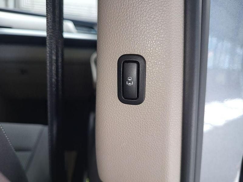 Gebraucht VW Multivan Life 150 PS (110 kW) 2024 Grau Van