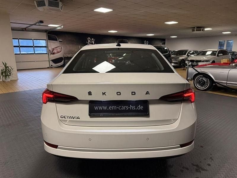 Gebraucht Skoda Octavia Ambition 110 PS (80 kW) 2021 Weiß Limousine