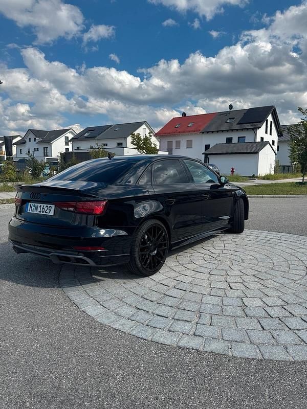 Schwarz Gebraucht 2019 Audi A3 S-Line Limousine | 20.800 € (Fairer Preis) - Bild 1/4