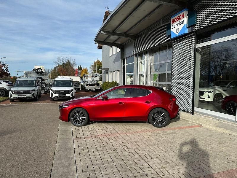 Gebraucht Mazda 3 Takumi-Line 140 PS (102 kW) 2025 Rot Limousine