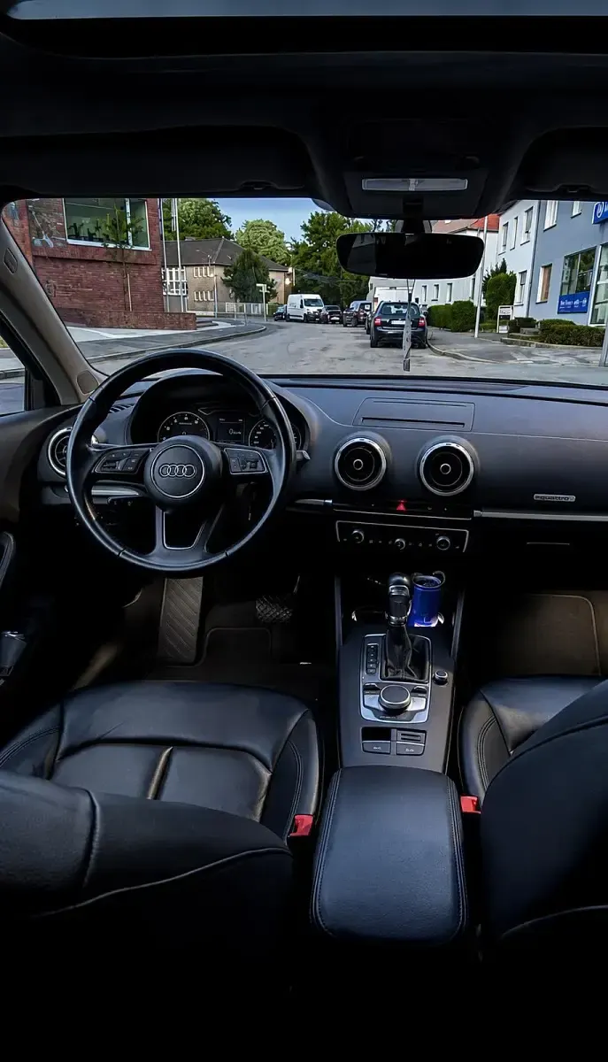 Gebraucht Audi A3 110 PS (80 kW) 2018 Blau Limousine
