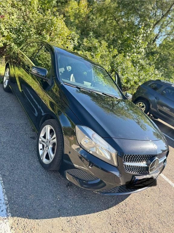 Schwarz Gebraucht 2014 Mercedes A180 AMG line Limousine | 7.999 € (Guter Preis) - Bild 1/4