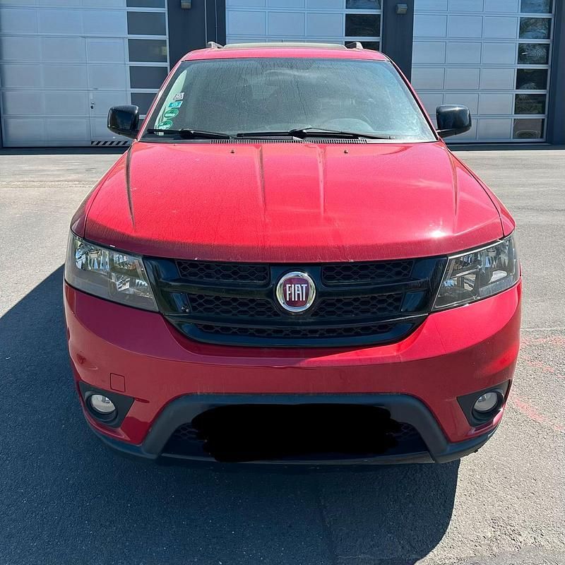 Usado Fiat Freemont 170 CV (125 kW) 2015 Rojo SUV