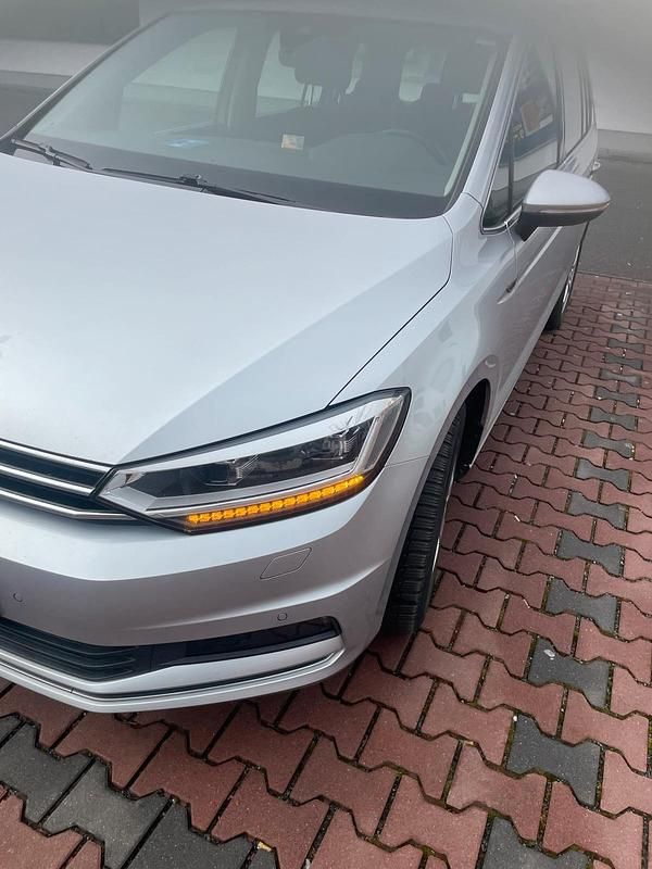 Gebraucht VW Touran 150 PS (110 kW) 2017 Silber Van / Kleinbus