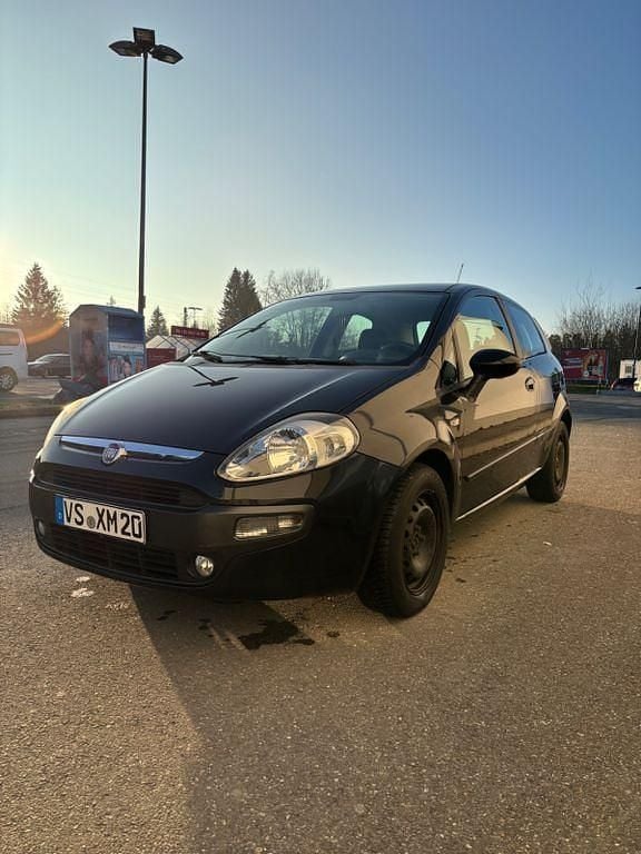 Schwarz Gebraucht 2010 Fiat Punto Evo Dynamic Kleinwagen | 2.100 € (Guter Preis) - Bild 1/4