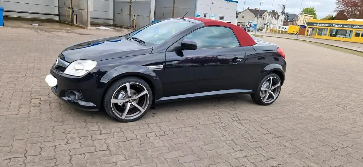 Gebraucht Opel Tigra 90 PS (66 kW) 2008 Schwarz Cabrio