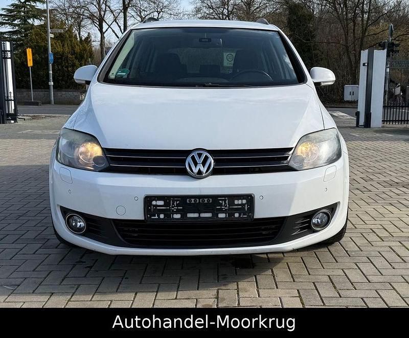 Gebraucht VW Golf VI Team 105 PS (77 kW) 2010 Weiß Kleinwagen