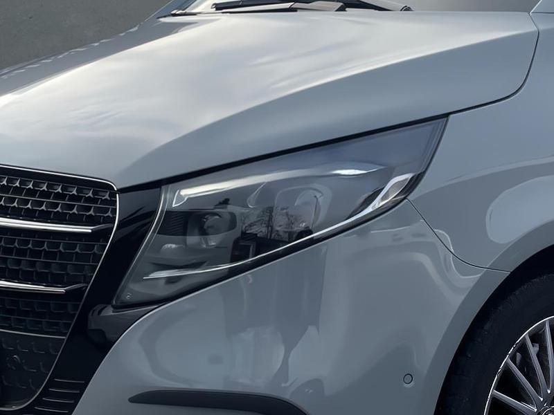 Gebraucht Mercedes V250 Style 190 PS (139 kW) 2025 Grau Van / Kleinbus
