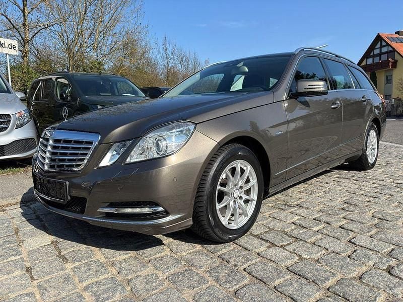 Gebraucht Mercedes E300 Elegance 231 PS (169 kW) 2012 Grau Limousine