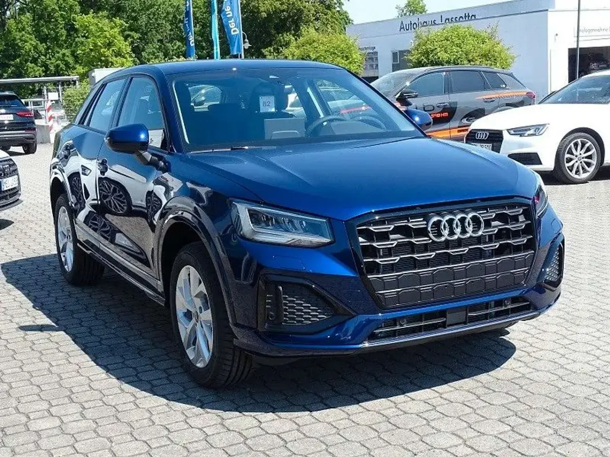 Neu Audi Q2 Advanced Plus 150 PS (110 kW) 2026 Blau SUV