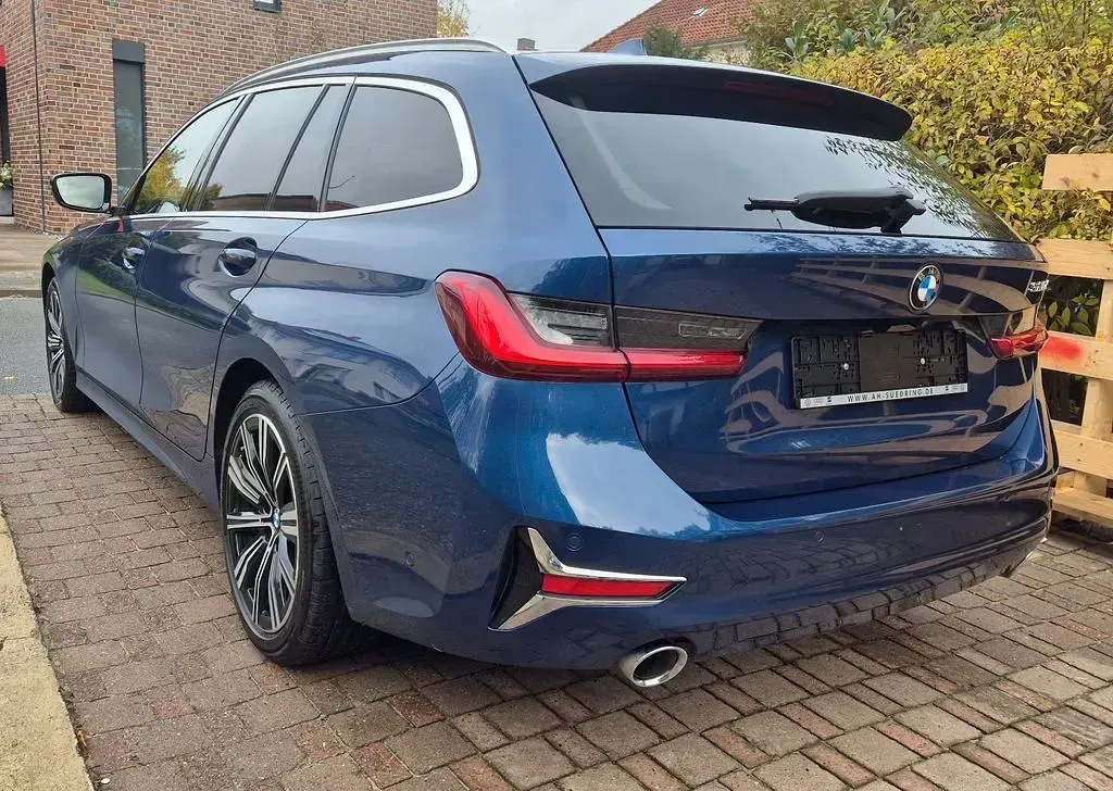 Gebraucht BMW 320 Luxury Line 190 PS (139 kW) 2020 Blau Kombi