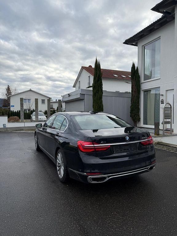 Gebraucht BMW 750 Executive 449 PS (330 kW) 2016 Schwarz Limousine