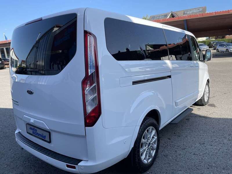 Gebraucht Ford Tourneo Custom Titanium 131 PS (96 kW) 2022 Frostweiß Van