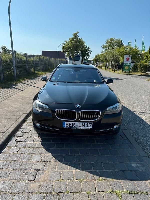 Schwarz Gebraucht 2011 BMW 530 Limousine | 10.800 € (Superpreis) - Bild 1/4