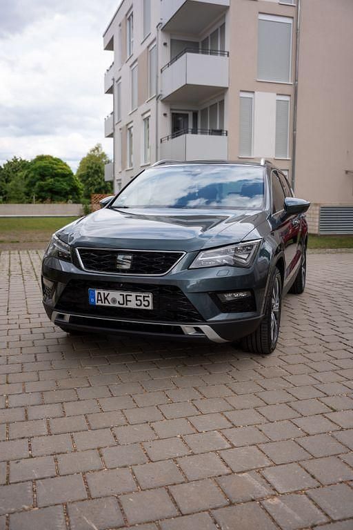 Grau Gebraucht 2018 Seat Ateca XCELLENCE SUV | 19.950 € (Fairer Preis) - Bild 1/4