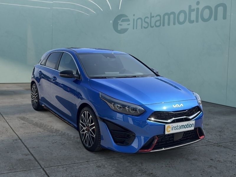 Blau Gebraucht 2024 Kia Ceed GT Comfort Limousine | 31.800 € (Fairer Preis) - Bild 1/3