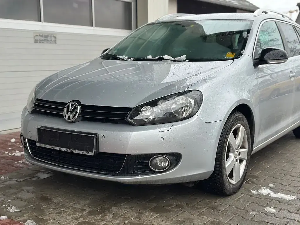 Gebraucht VW Golf VI Style 105 PS (77 kW) 2012 Silber Kleinwagen