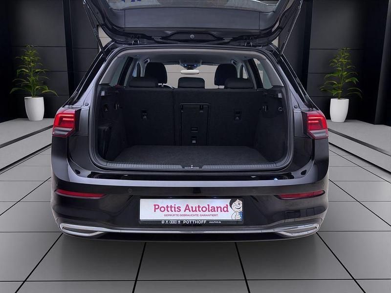 Używany VW Golf VII Active 150 KM (110 kW) 2021 Czarny Hatchback