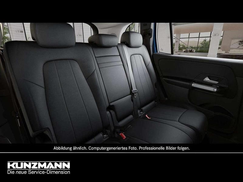 Gebraucht Mercedes GLB220 Progressive 190 PS (139 kW) 2024 Spektralblau metallic SUV