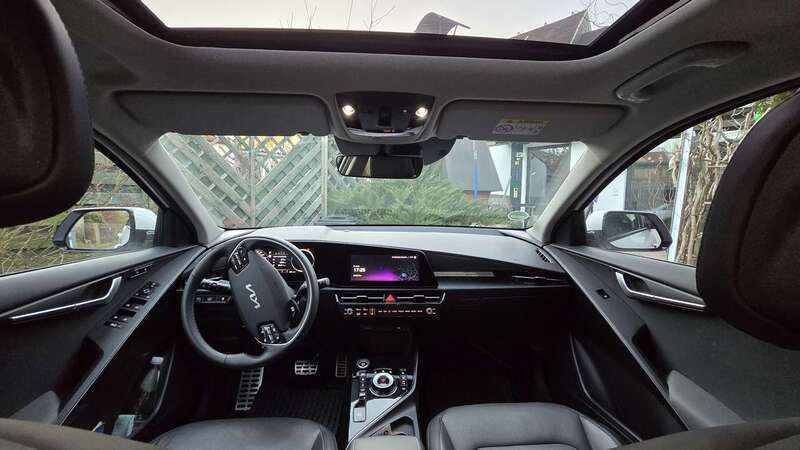 Weiß Gebraucht 2022 Kia e-Niro Inspiration SUV | 28.500 € (Fairer Preis) - Bild 1/4