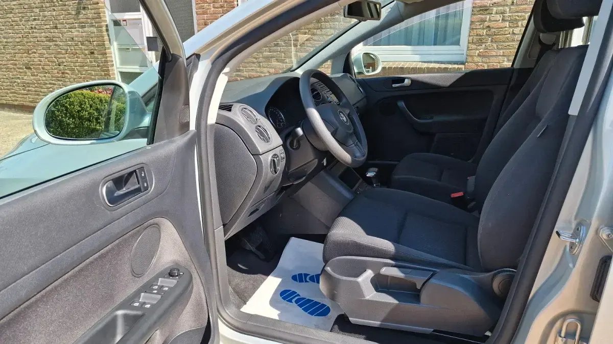 Gebraucht VW Golf VI Trendline 102 PS (75 kW) 2009 Silver leaf metallic Kleinwagen