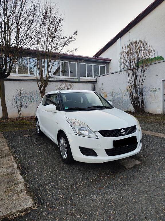 Gebraucht Suzuki Swift Club 94 PS (69 kW) 2011 Weiß Kleinwagen