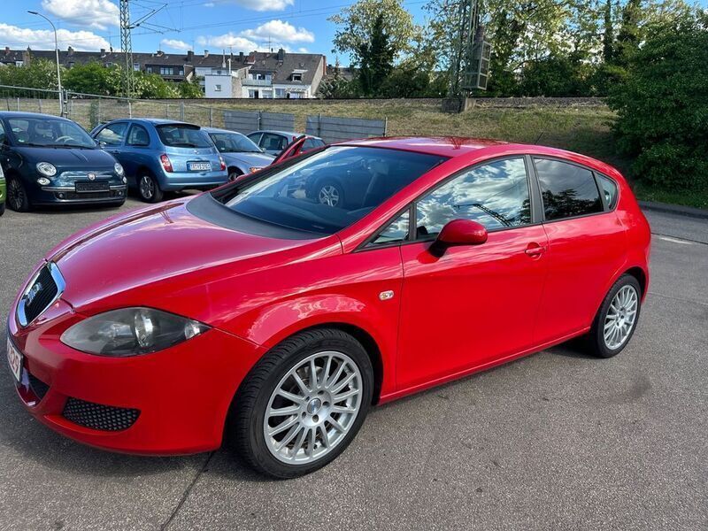 Rot Gebraucht 2005 Seat Leon Reference Limousine | 3.890 € (Teuer) - Bild 1/4