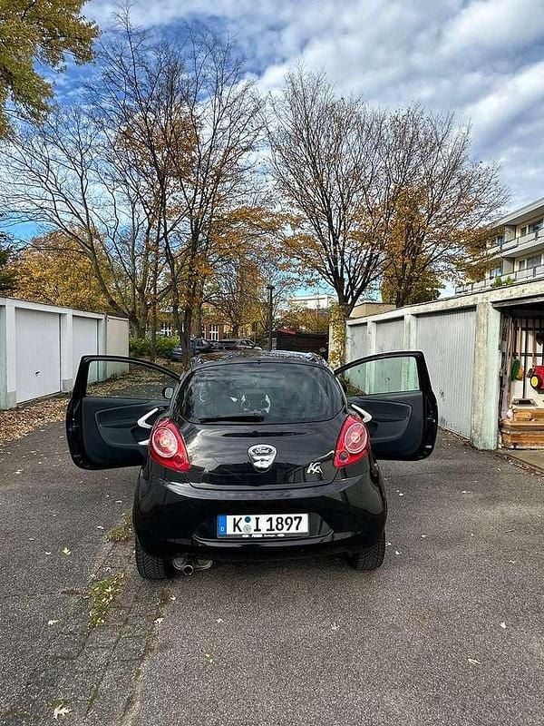 Gebraucht Ford Ka Ambiente 69 PS (50 kW) 2011 Schwarz Limousine