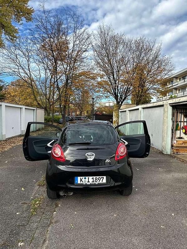 Schwarz Gebraucht 2011 Ford Ka Ambiente Limousine | 3.500 € (Fairer Preis) - Bild 1/4