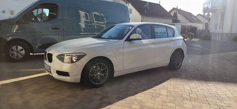Gebraucht BMW 114 102 PS (75 kW) 2013 Weiß Kleinwagen