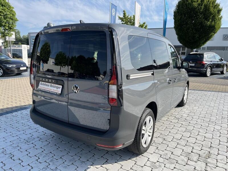 Gebraucht VW Caddy Basis 102 PS (75 kW) 2024 Pure grey (grau) Van / Kleinbus
