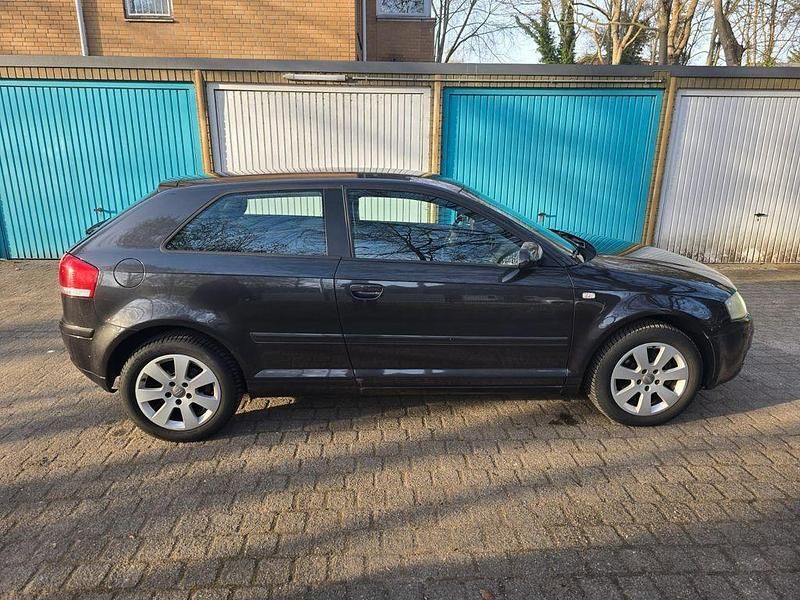 Gebraucht Audi A3 Ambiente 102 PS (75 kW) 2004 Grau Kleinwagen