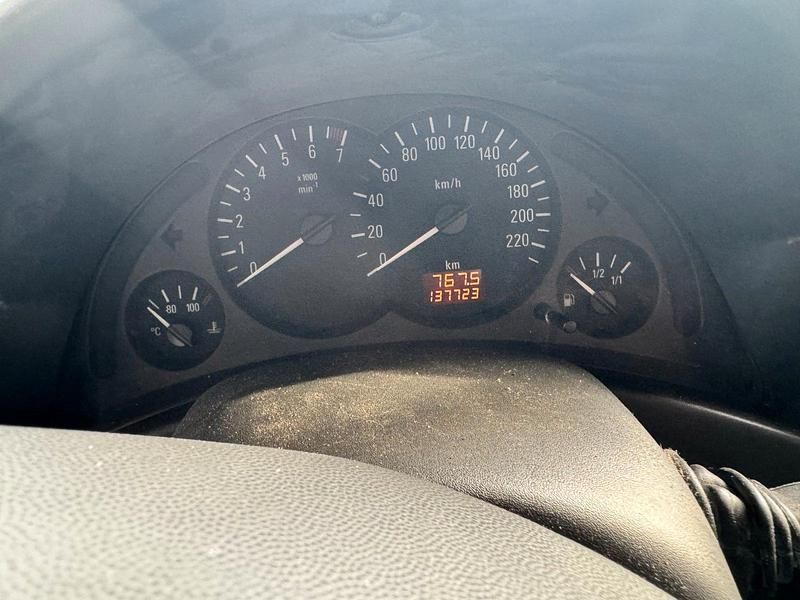 Gebraucht Opel Combo 90 PS (66 kW) 2011 Weiß Limousine