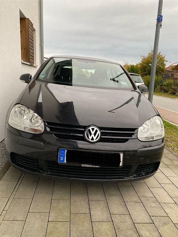 Schwarz Gebraucht 2005 VW Golf IV Trendline Limousine | 2.550 € (Fairer Preis) - Bild 1/4