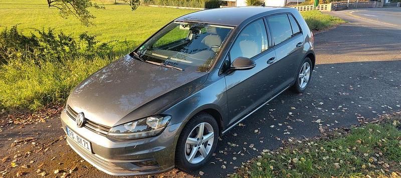 Gebraucht VW Golf VII Join 116 PS (85 kW) 2019 Grau Limousine